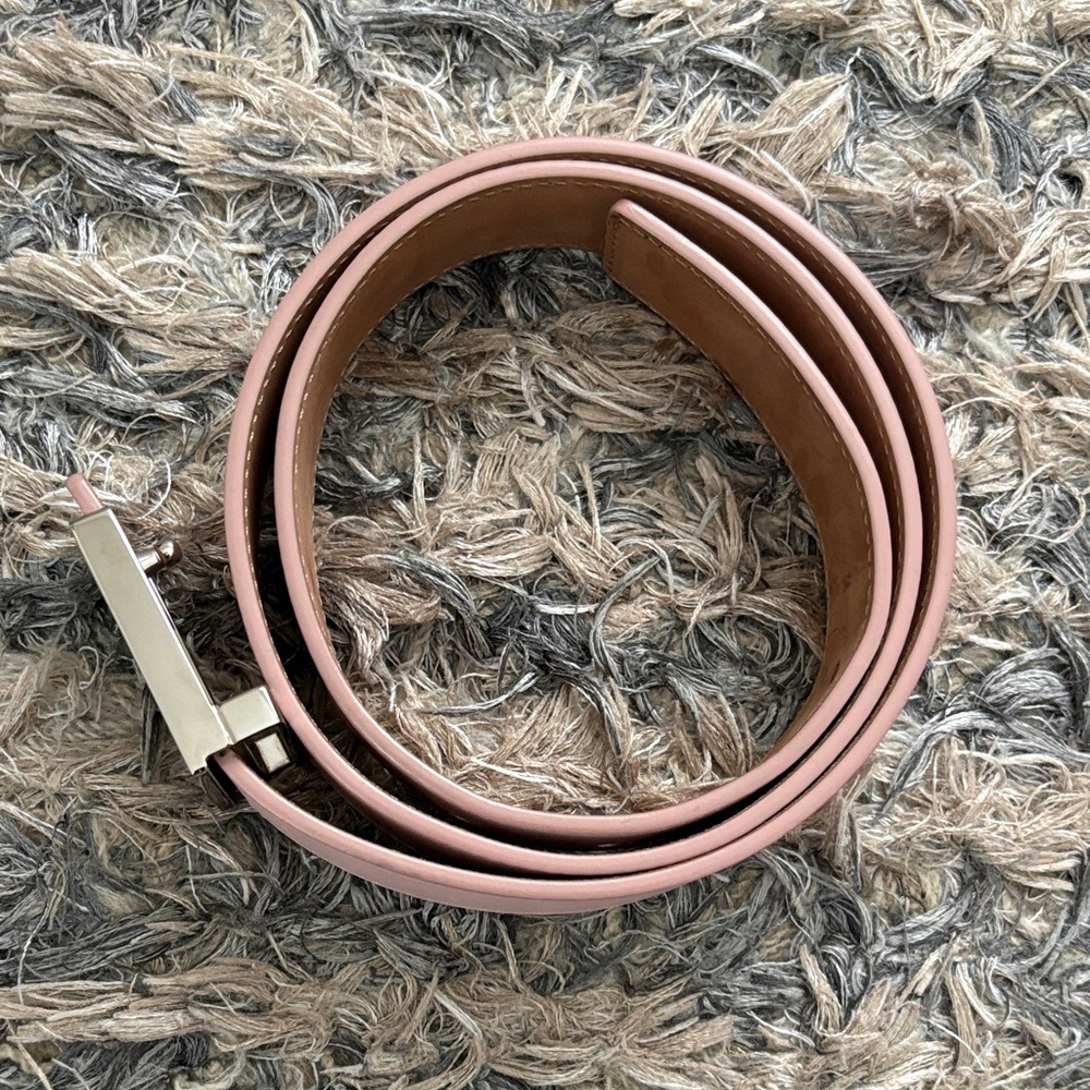 Fendi Light Pink Leather Belt with Silver Burgundy Fendi Monster Logo Buckle - Picture 9 of 9